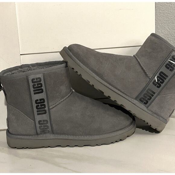 UGG Women's Classic Mini Side Logo II Boots Size 8 US Gray EUC - Picture 4 of 11